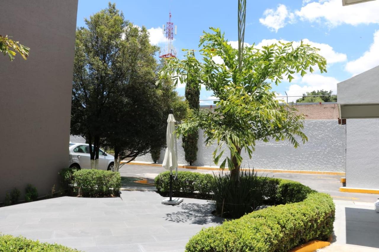 Cypres Hotel & Suites Zapopan Exterior foto